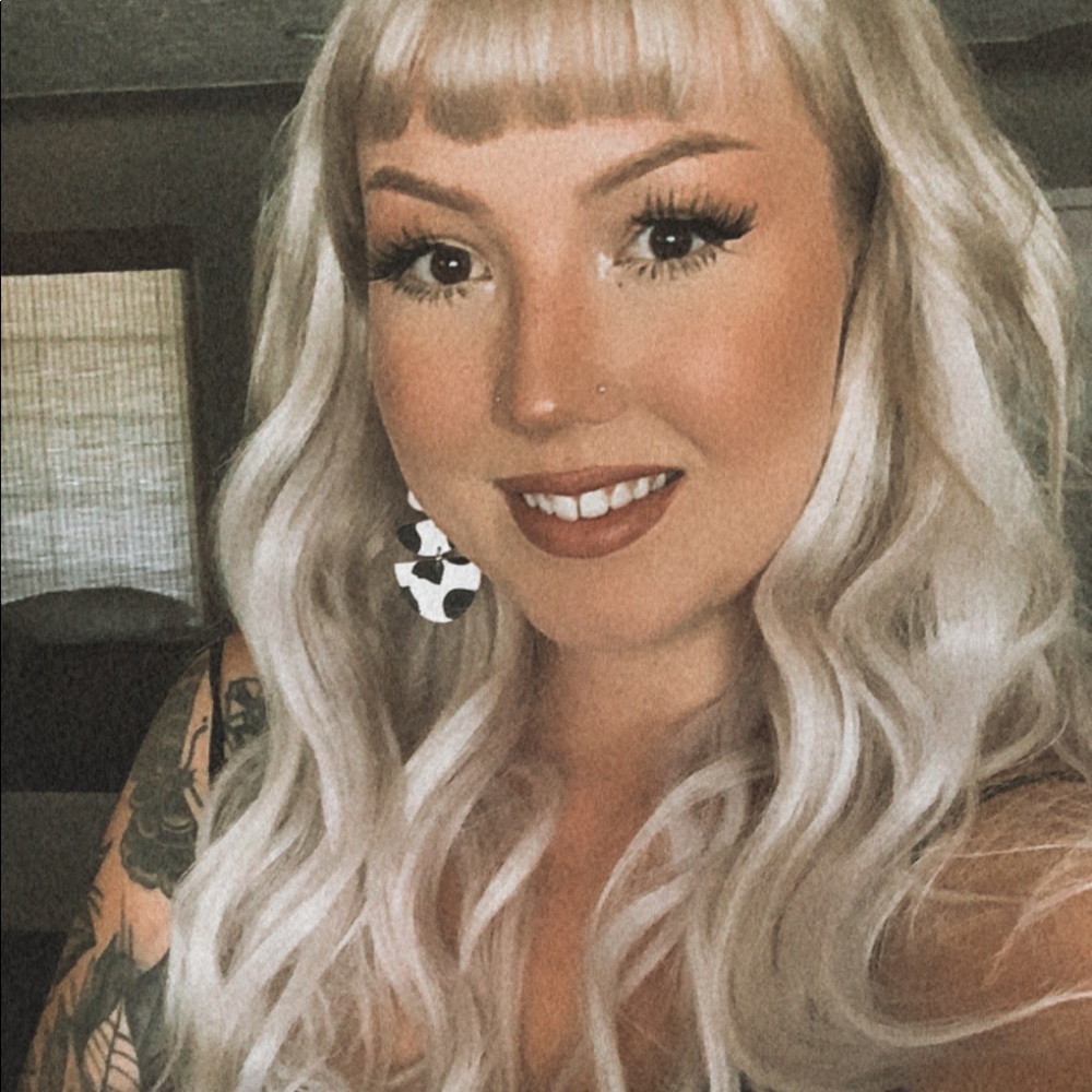 Meet your Posher, Ariana